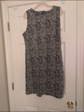 Old Navy Black and White Sleeveless Midi Dress - Cheetah Print
